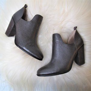 VINCE CAMUTO Federa Boots in Gunmetal